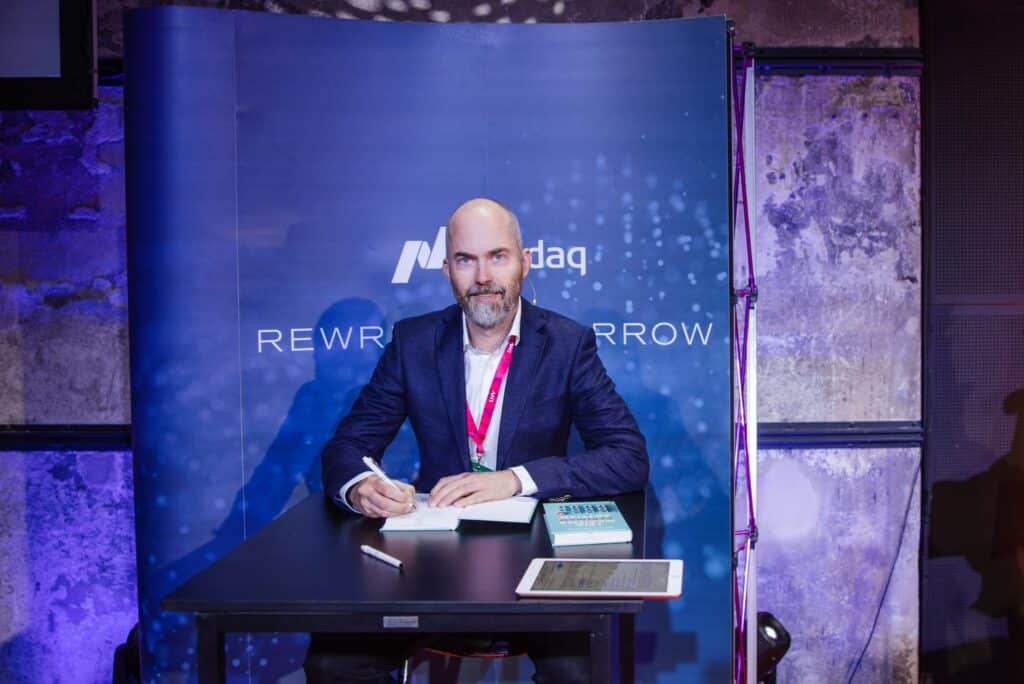 Hernhag plats i Estland för bokförsäljning och föreläsning.